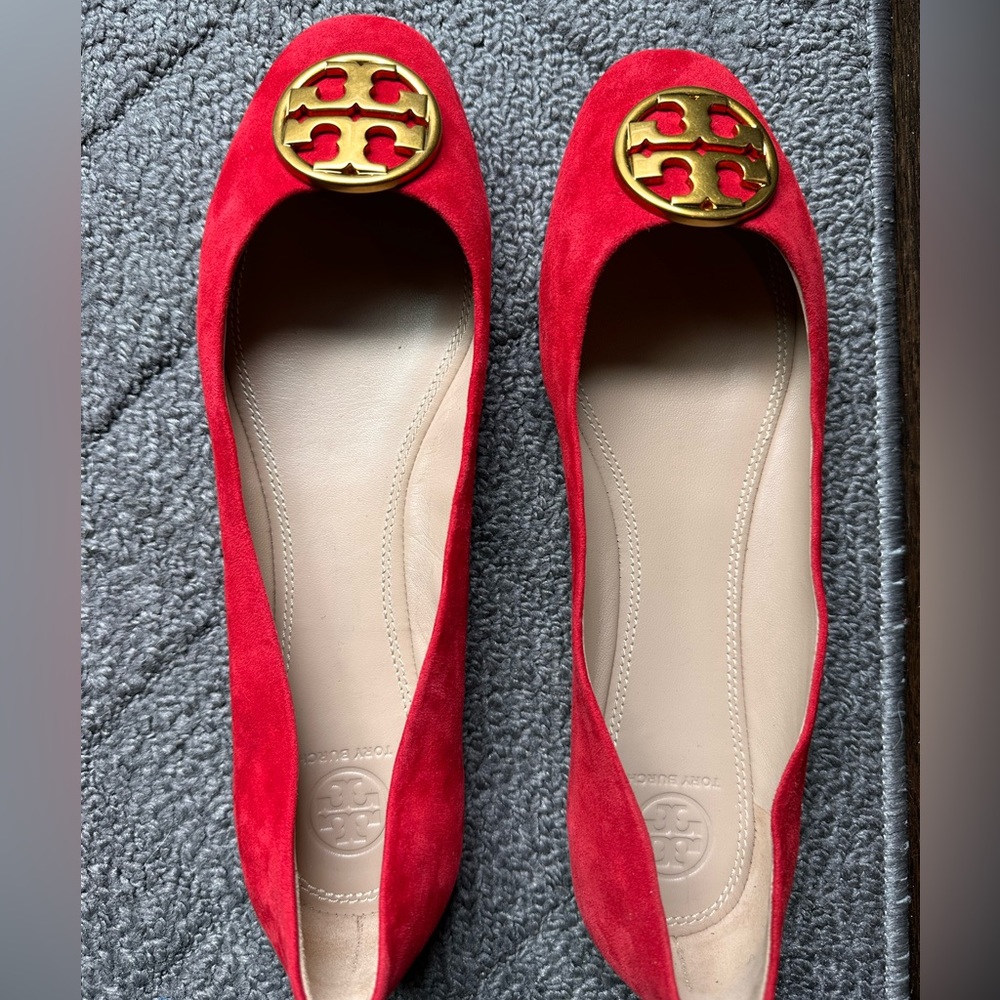 Most gorgeous red pumps from Tory Burch